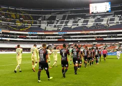 El Estadio Azteca, semivacío en varios sectores