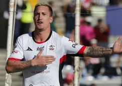 Leonardo Ramos festeja un gol con Lobos BUAP