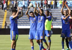 Tigres celebra con su afición luego del triunfo ante Lobos BUAP
