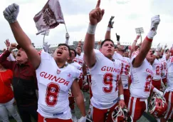 Águilas Blancas festejando el pase