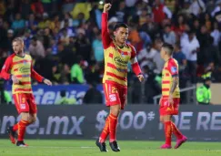Aldo Rocha celebra un gol con Morelia