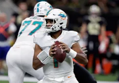Tua Tagovailoa durante un partido con los Dolphins