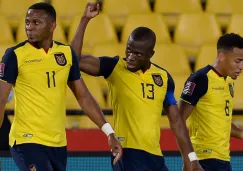 Jugadores de Ecuador en festejo de gol