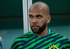  Dani Alves la pasa de maravilla aún como suplente en Brasil