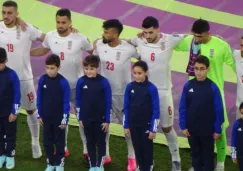 Jugadores de Irán no cantaron el himno 