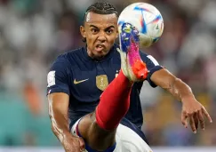 Jules Koundé en acción con Francia ante Polonia en Qatar 2022