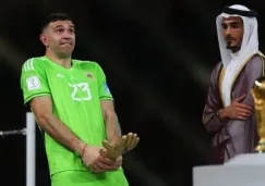 El 'Dibu' tuvo este gesto previo a recibir la medalla