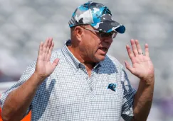 Propietario de Panthers es multado por 300 mil dólares por la NFL tras arrojar bebida a aficionados