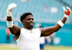 Policía que esposó a Tyreek Hill es investigado y separado de su cargo 