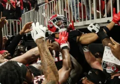 Falcons vienen de atrás y vencen a los Bucs