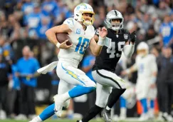 Justin Herbert y los Chargers aseguran el quinto sembrado de la AFC con victoria sobre Raiders