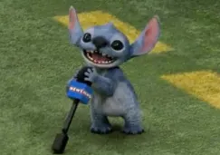 Stitch invade el campo del Caesars Superdome durante el Super Bowl LIX