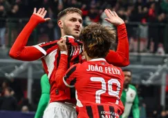 Santi Giménez con Joao Felix