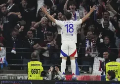 Olympique Lyon marca de último minuto y rescata el empate ante Manchester United