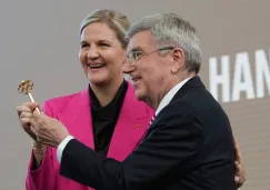 La campeona olímpica Kirsty Coventry asume como presidenta del COI por ocho años