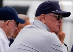 Jones acusa que petición de canje de Micah Parsons es táctica 