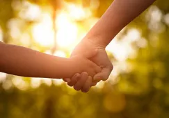 CDMX aprueba igualdad de herencia para hijos adoptados