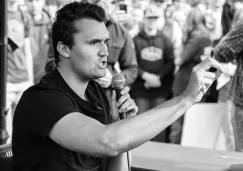 El también escritor fue declarado muerto al ser atendido en un hospital.