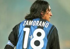 La historia detrás del 1+8 en el jersey de Iván Zamorano con el Inter de Milán