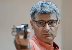 Yusuf Dikeç, el tirador turco que se fue tendencia en París 2024, reaparece y gana Campeonato Europeo