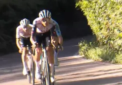 Isaac del Toro impulsa a Tadej Pogacar