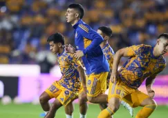 El partido sufrió un retraso de 15 minutos