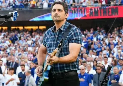 La extraña racha de himnos de Brad Paisley y juegos interminables en la MLB