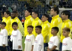 Fidalgo entonó el himno junto a sus compañeros mexicanos