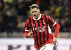 Representante de Santiago Giménez aclara su futuro ante rumores sobre su llega a la Premier League