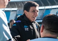 Entrenador en el futbol argentino se escondió para fumar en pleno partido