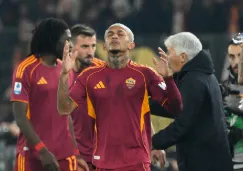 Roma vence a Como y aprieta la lucha por el título de la Serie A
