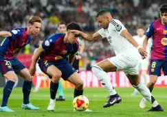 Real Madrid y Barcelona llevaron regalos a niños