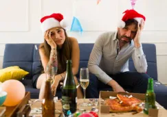 Expertos revelan cómo recuperarse de la resaca tras las fiestas de Navidad de fin de año