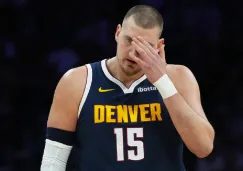 Nikola Jokic se lesiona la rodilla izquierda y sale cojeando de la cancha ante Miami Nikola Jokic se lesiona la rodilla izquierda y sale cojeando de la cancha ante Miami
