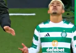 Julián Araujo debuta con Celtic en derrota ante Rangers