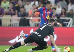 ¿Turno de Alex Padilla? Unai Simón tiene grave error en la Supercopa y lo tunden en redes sociales