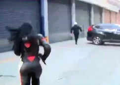 Reportera capta en vivo a policía del Edomex que presuntamente extorsionaba a un automovilista en Naucalpan