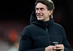 ¿Traición? Entrenador de Tottenham es visto con vaso del Arsenal y es duramente criticado 
