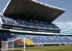 Estadio Cuauhtémoc y una nueva víctima: Faustine Robert sale lesionada por mal estado de la cancha