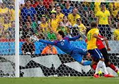 Afición brasileña reconoce a Memo Ochoa como el "mejor portero de México"