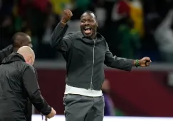 Periodistas de Marruecos abuchean al DT de Senegal y lo obligan a salir de la sala de prensa