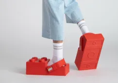 Las piezas fueron vistas por primera vez en el Paris Fashion Week. Las piezas fueron vistas por primera vez en el Paris Fashion Week.