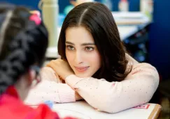 Fátima Bosch juega descalza con niños en Guatemala y es comparada con la princesa Diana