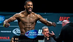 Jon Jones en un pesaje para UFC 182