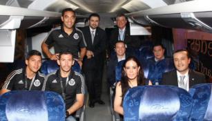 Chivas presenta su nuevo autobús