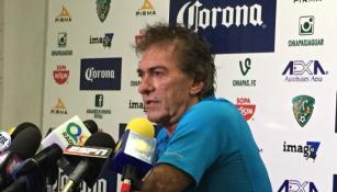 Ricardo La Volpe en conferencia de prensa