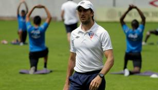 Luis Zubeldía en un entrenamiento con la Universidad de Quito