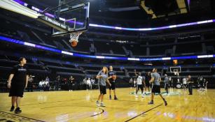 Los Kings practican en la duela de la Arena Ciudad de México