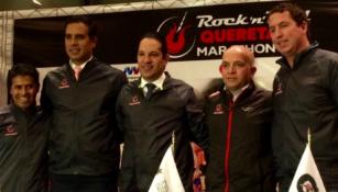 El Gobernador de Querétaro junto a los organizadores del Maratón