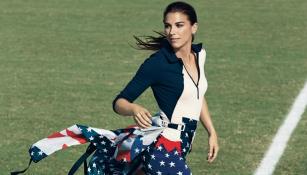 Alex Morgan mostrando su sensualidad en la sesión fotográfica